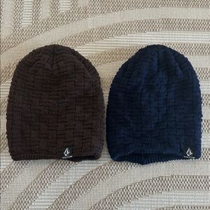Bundle lot two nwot Volcom beanies men’s brown blue
